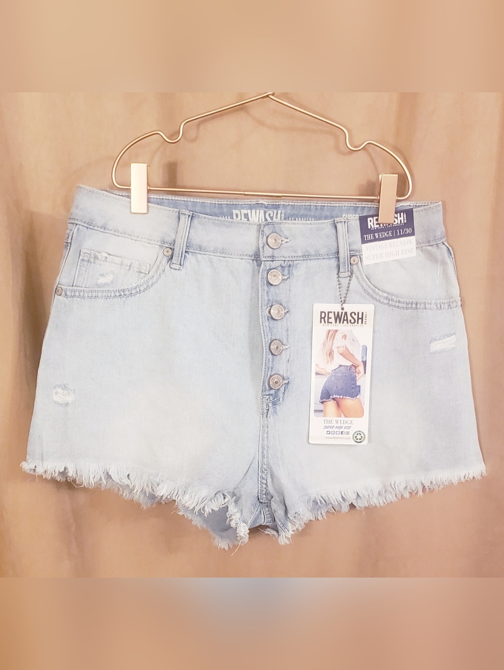REWASH SUPER HIGH RISE WEDGE VINTAGE REUNION DENIM SHORTS